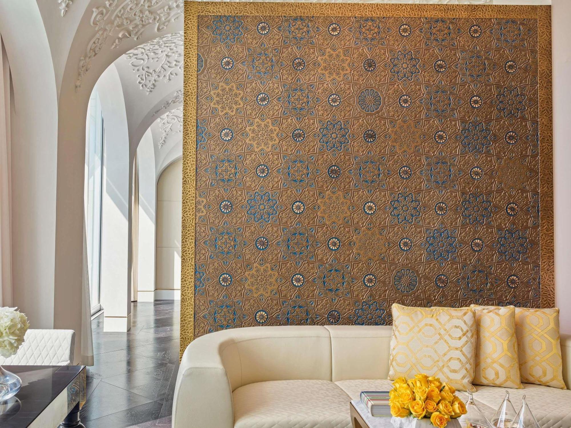Crescent Suite